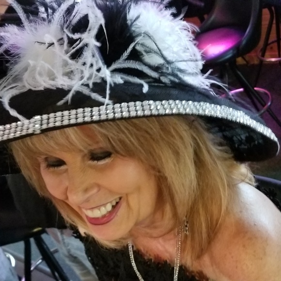 Meet your Posher, Jacalyn - Picture 1 of 1